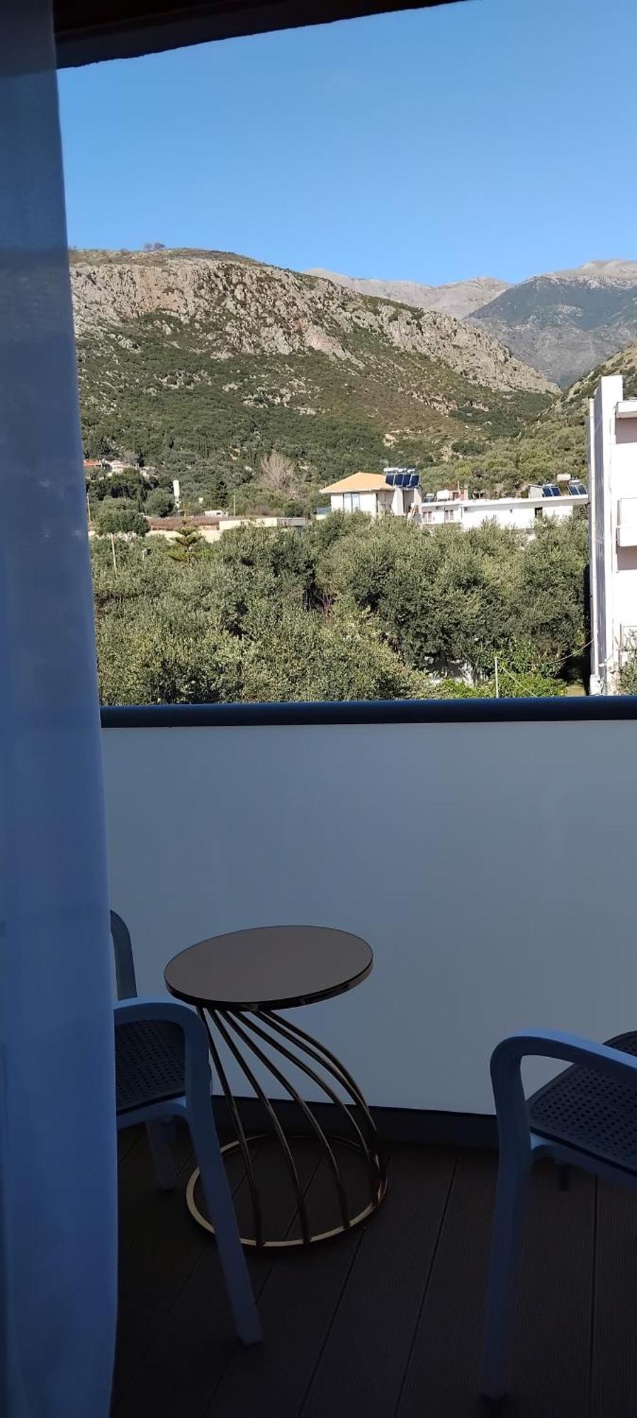 Anxhelos Hotel Himare Ruang foto